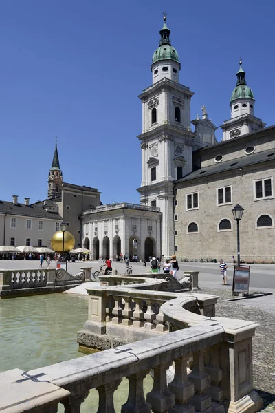 Kapitelplatz Med Katedral Och Francis Kyrka Salzburg — Stockfoto