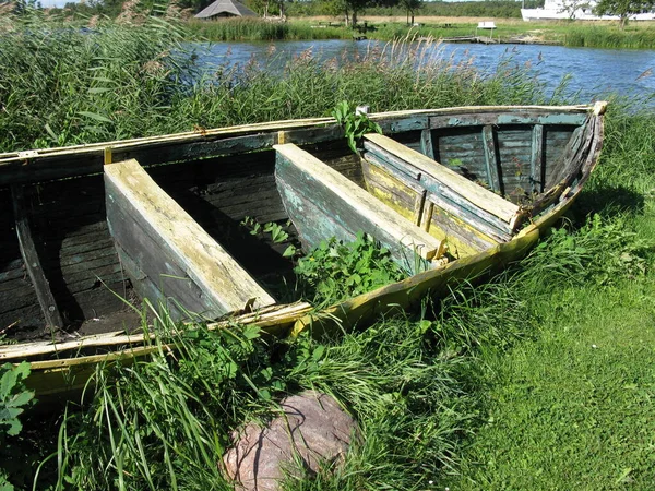 Παλιό Σκάφος Στη Λιμνοθάλασσα — Φωτογραφία Αρχείου