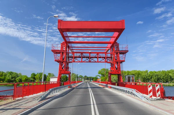 Camino Rojo Hacia Puente — Foto de Stock