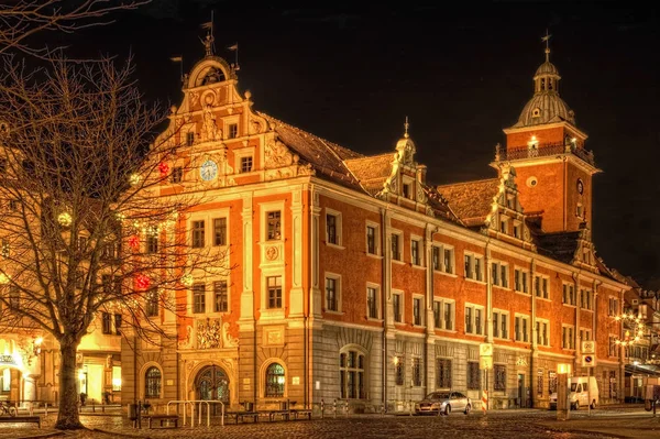 Het Gemeentehuis Gezien Vanaf Onderkant Van Hoofdmarkt — Stockfoto