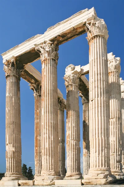 希腊雅典奥林匹亚宙斯神庙的柱廊 — 图库照片