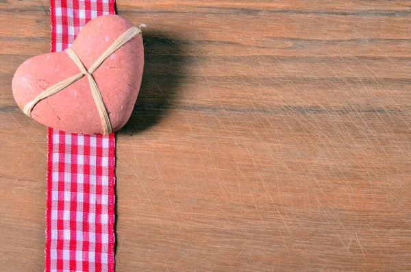 Viejo Fondo Madera Con Cinta Roja —  Fotos de Stock