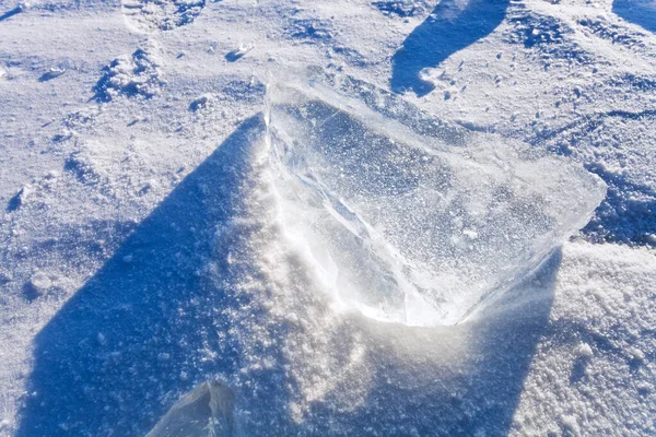 Καθαρός Πάγος Ποταμού Κρύα Χειμωνιάτικη Μέρα Κάτω Από Ηλιαχτίδες Στη — Φωτογραφία Αρχείου