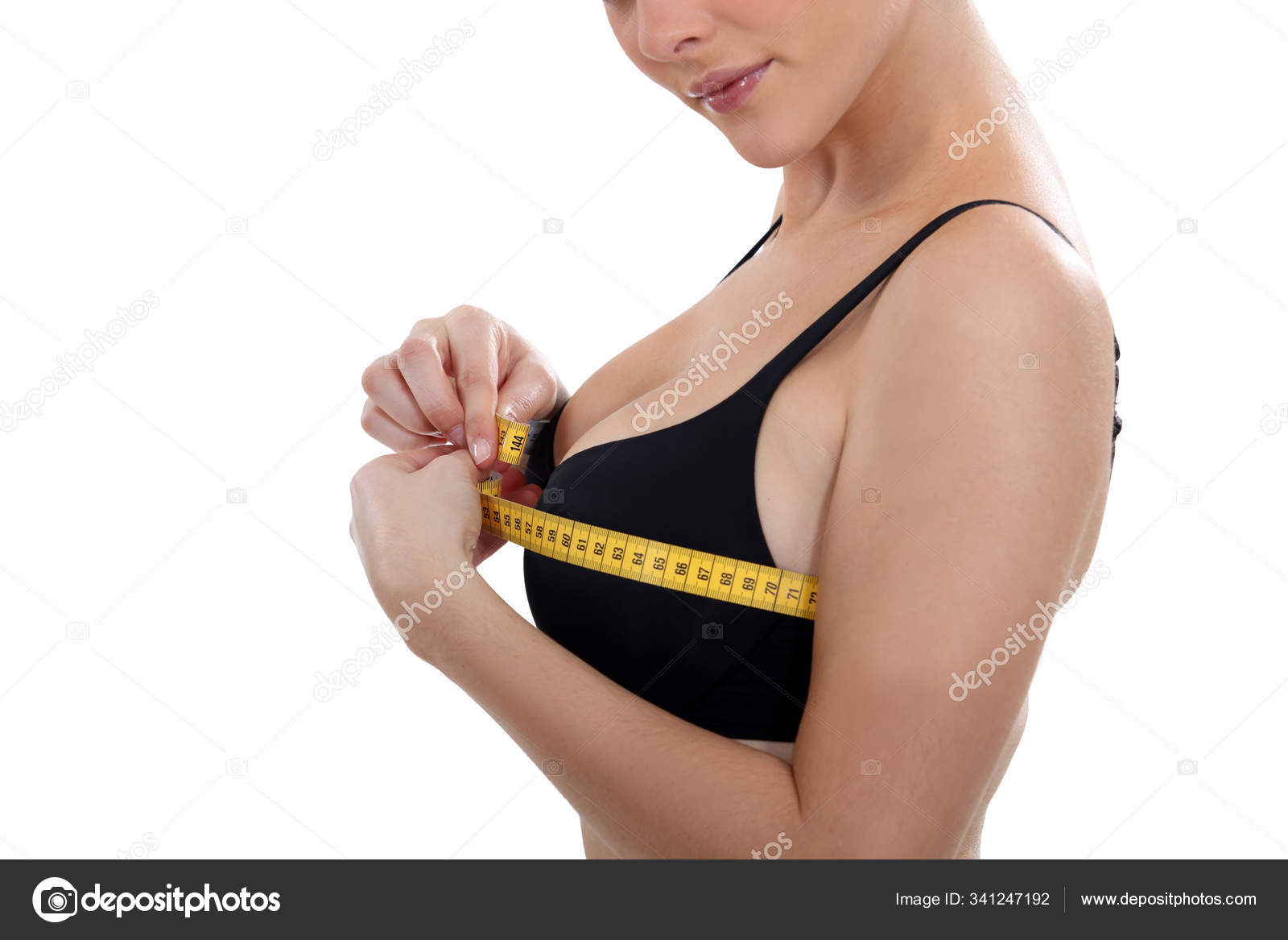 женщины с увеличенной грудью. поднятая грудь. грудь фрукты. увеличение женской. красивая здоровая грудь.