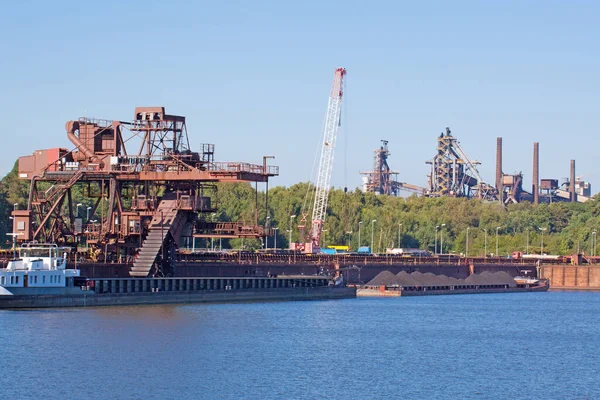 Dillinger Hafen Och Dillinger Stahlwerk — Stockfoto