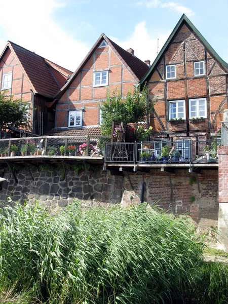 Lauenburg Elbe河岸上的房子 — 图库照片