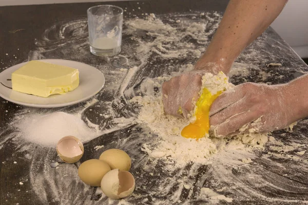 Bereiding Van Een Deeg Voor Het Bakken — Stockfoto