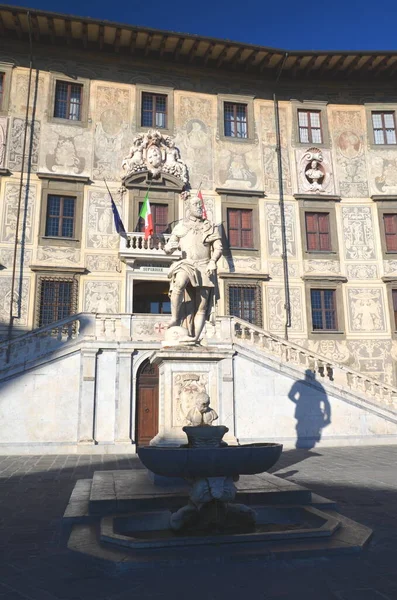 Vacker Byggnad Vid Universitetet Piazza Dei Cavalieri Pisa Toscana Italien — Stockfoto