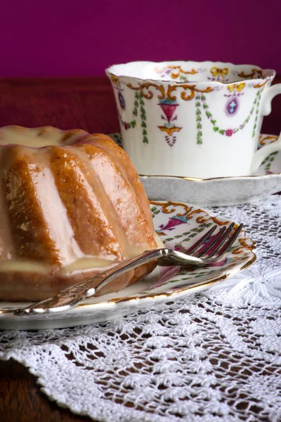 Mini Pound Cake Mandelzitronen Nieselkuchen Auf Alten Bildern Kaffeetasse Beistellteller — Stockfoto