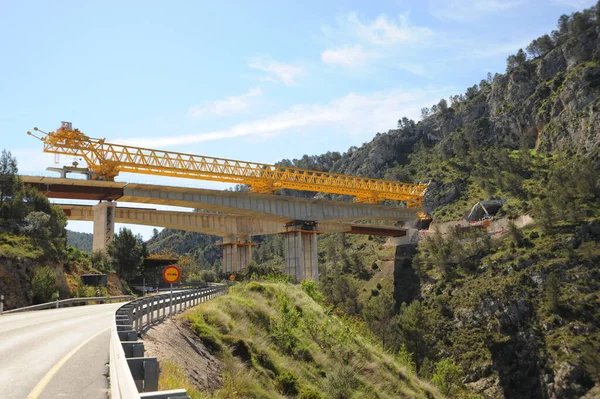 西班牙 悬臂法 混凝土桥 — 图库照片