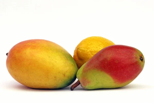 マンゴーと梨とレモン — ストック写真