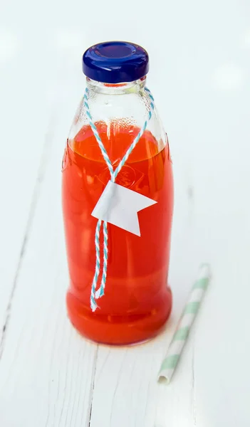 Nahaufnahme Einer Flasche Frischen Leckeren Bio Tomatensaft Mit Leerem Etikett — Stockfoto