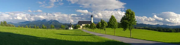 Poutní Kostel Bavorsku Irschenbergu Výhledem Wendelstein — Stock fotografie