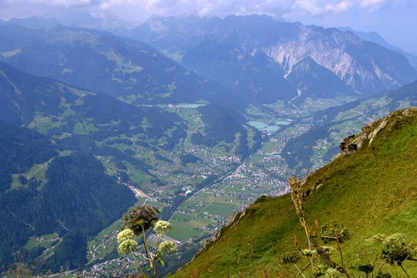 Vista Panoramica Maestosi Paesaggi Alpini — Foto Stock