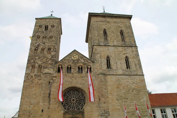 Görkemli Katedral Mimarisinin Manzarası — Stok fotoğraf