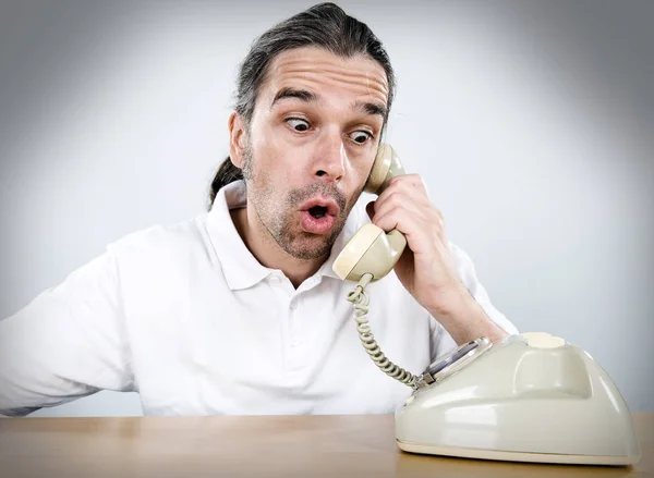 Hombre Negocios Enojado Hablando Por Teléfono —  Fotos de Stock