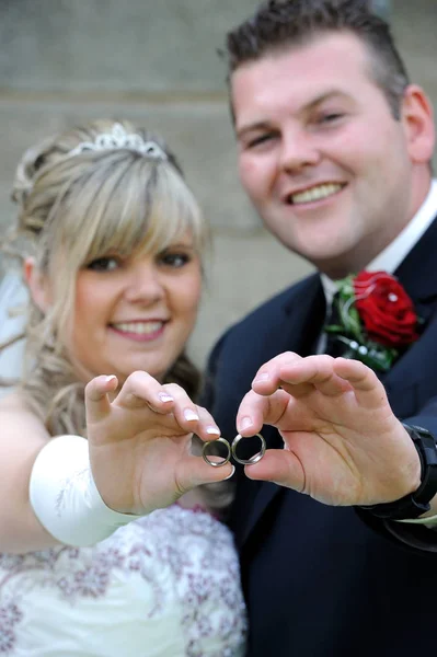Happy Young Bridal Couple — Stock Photo, Image