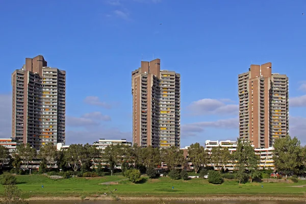 Wolkenkrabbers Van Neckar Promenade Mannheim — Stockfoto