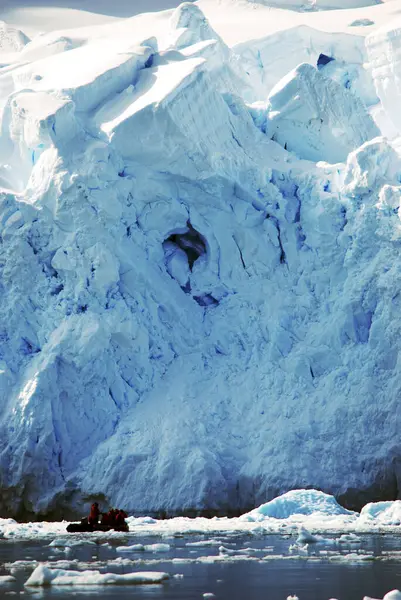 気候変動や北極の氷山 — ストック写真