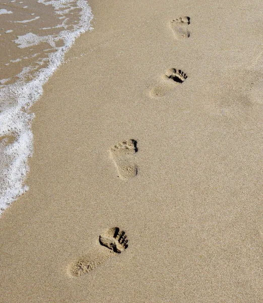 Pegadas Areia Junto Mar — Fotografia de Stock