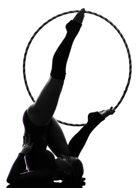 Kavkazský Žena Vykonávat Rytmickou Gymnastiku Hula Hoop Studiu Silueta Izolovaných — Stock fotografie