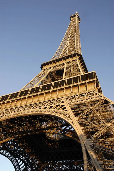 Eiffel Torony Párizs Kék Háttér — Stock Fotó