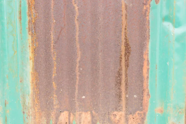 Полная Рама Крупным Планом Ржавого Поврежденного Гофрированного Металлического Ржавого Фона — стоковое фото