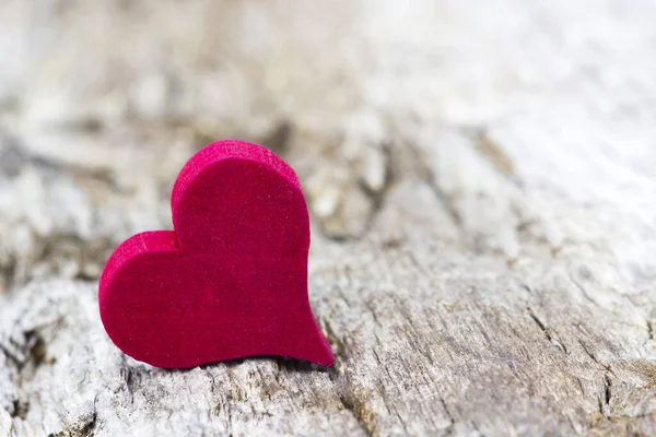 Corazón Rojo Sobre Fondo Madera — Foto de Stock