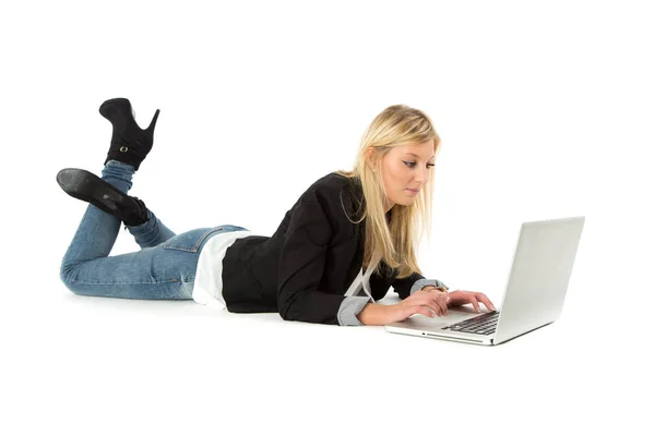 Mujer Mirando Cuaderno — Foto de Stock