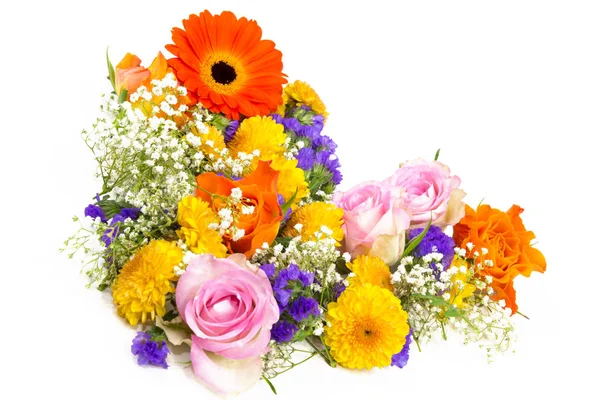 Blumenschmuck Aus Rosen Statik Schleier Chrysanthemen Und Ringelblumen Als Herz — Stockfoto