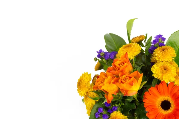 Ein Strauß Rosen Statik Zigeunerblumen Chrysanthemen Und Ringelblumen Schnitt Rechts — Stockfoto