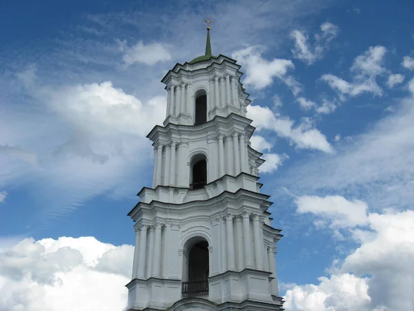 Hermosa Iglesia Sobre Fondo Del Cielo Azul Ciudad Kozeletz —  Fotos de Stock