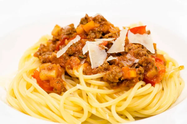 Primer Plano Espaguetis Boloñesa Con Parmesano —  Fotos de Stock