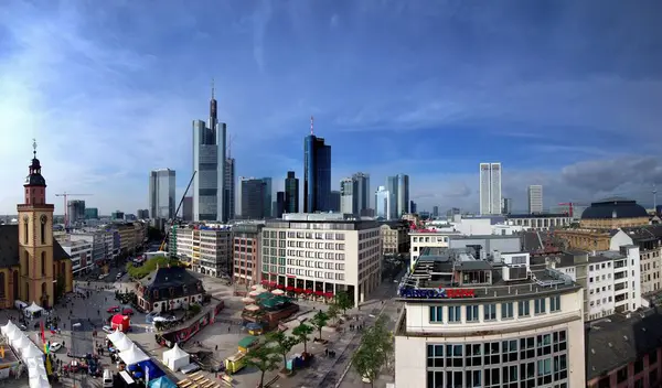 Vista Panorâmica Majestosa Cidade Urbana — Fotografia de Stock