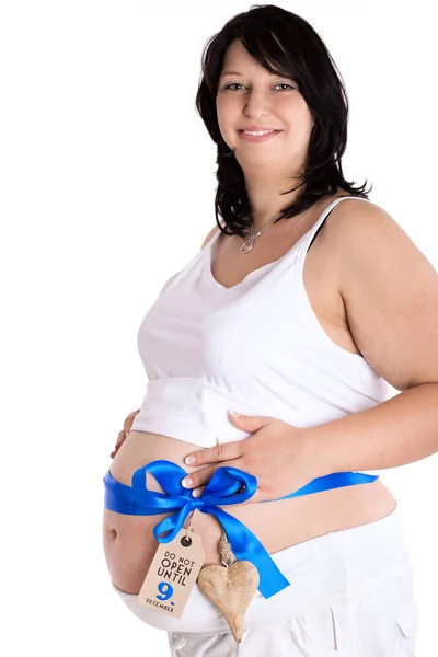 Mujer Embarazada Sosteniendo Una Bolsa Bebé — Foto de Stock
