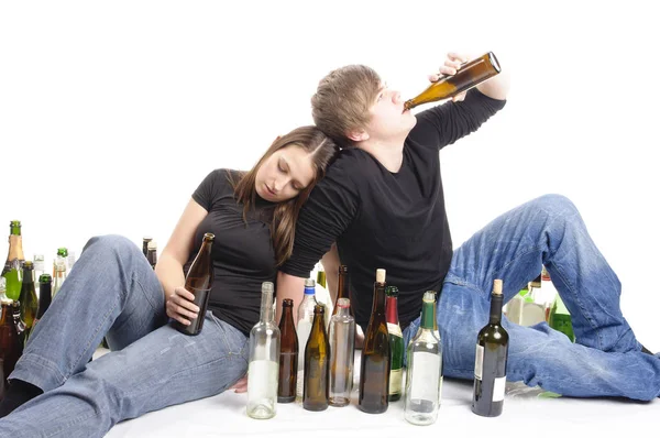 Young Man Young Woman Sitting Each Other Floor Surrounded Many — Stock Photo, Image