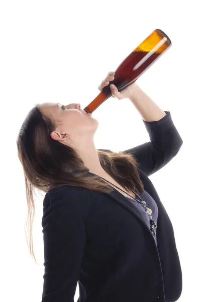 Jonge Vrouw Rok Jas Staan Voorkant Van Witte Achtergrond Drinken — Stockfoto