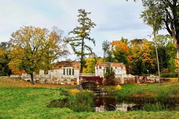 Antiche Rovine Della Tenuta Branickis Nel Parco Alessandria Ucraina — Foto Stock