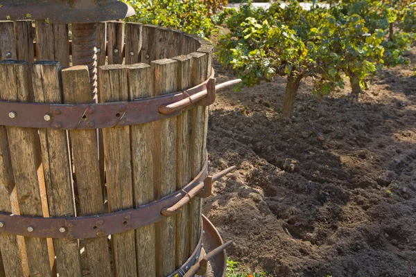 Antika Ahşap Şarap Basın Dışında Yaptı — Stok fotoğraf