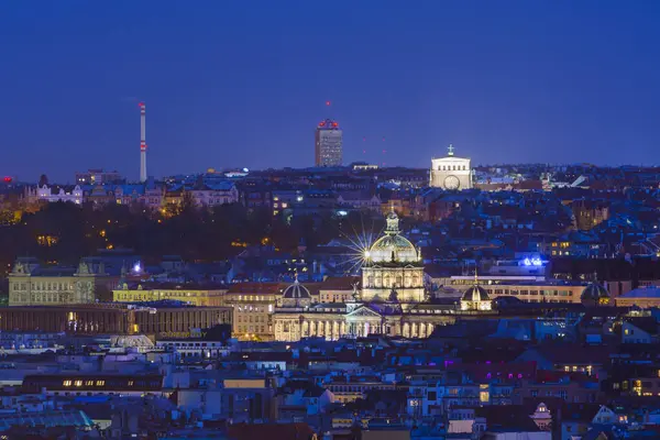 Cidade Noturna Museu Nacional Cidade Nova Praga República Checa — Fotografia de Stock