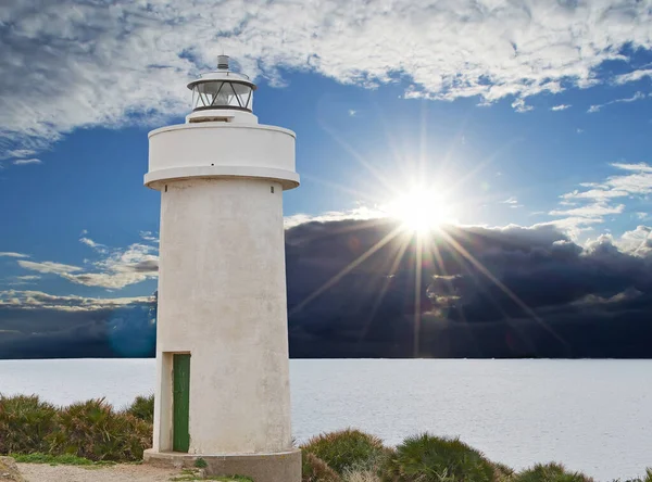 Leuchtturm Unter Bewölktem Himmel — Stockfoto