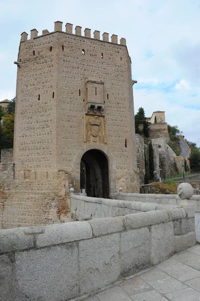 Toledo Spanyolország Homlokzatok Híd Puente Alcantara Tajo — Stock Fotó