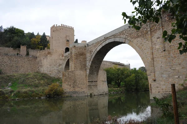 Toledo Spanje Gevels Brug Puente Alcantara Tajo — Stockfoto