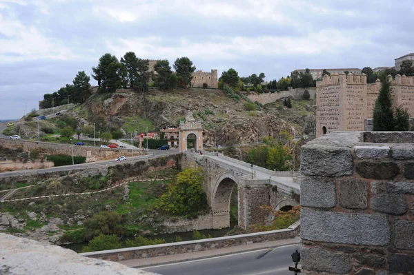 Toledo Spain Facades Bridge Puente Alcantara Tajo — стокове фото