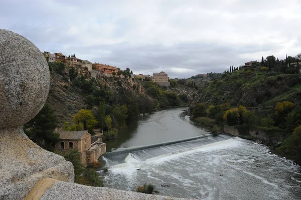 Toledo Spanje Gevels Brug Puente Azarquiel Tajo — Stockfoto