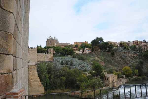 Toledo España Fachadas Puente Azarquiel Tajo — Foto de Stock