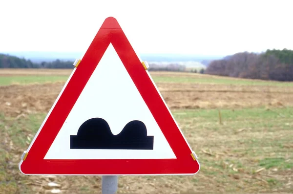 Transportpaneel Waarschuwen Voor Verkeersdrempels Verkeersbord Met Een Waarschuwing Voor Een — Stockfoto