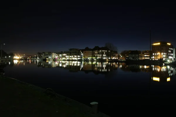 Por Noche Ciudad Portuaria — Foto de Stock