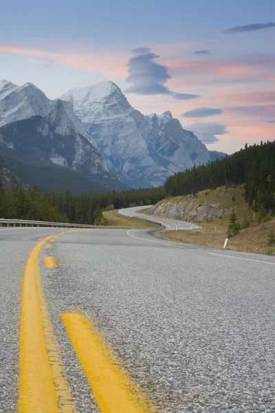 Route Sinueuse Serpentant Dans Les Rocheuses Kananaskis Country Alberta Canada — Photo