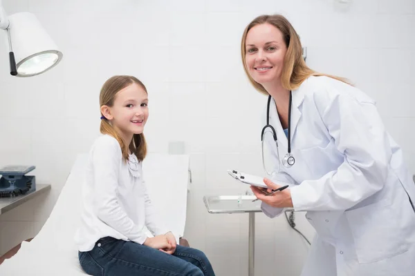 Happy Doctor Girl Looking Camera Examination Room — Stock Photo, Image